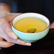 2006年瑞荣号野生茶饼纯干仓老生茶