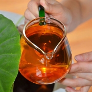 2003年中茶班章雨前乔木饼