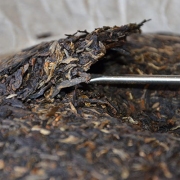2003年中茶牌圆茶班章青饼老生茶