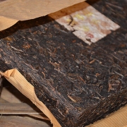 2004年吉幸牌班章生态砖茶1000g